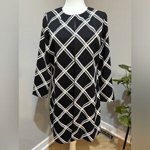 Alfani long women’s black and white jacket, size small.